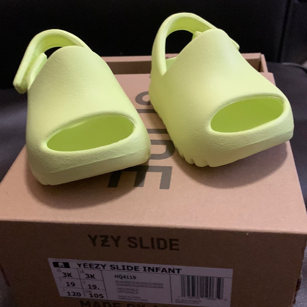Yeezy Slide Infant. The cutest shoes EVER. - Picture 3 of 3